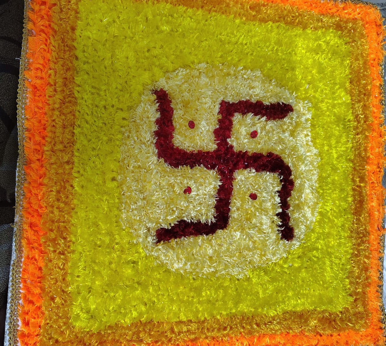 स्वस्तिक डिझाइन रेडीमेड रांगोळी मॅट | Premium Swastik Ready Made Rangoli Mat